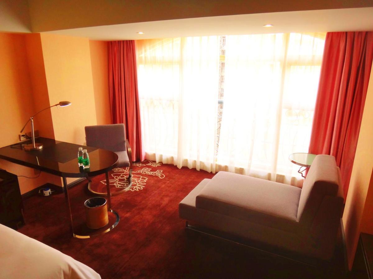 Clayton Hotel-Near Pazhou Exhibition Center Guangzhou Room photo